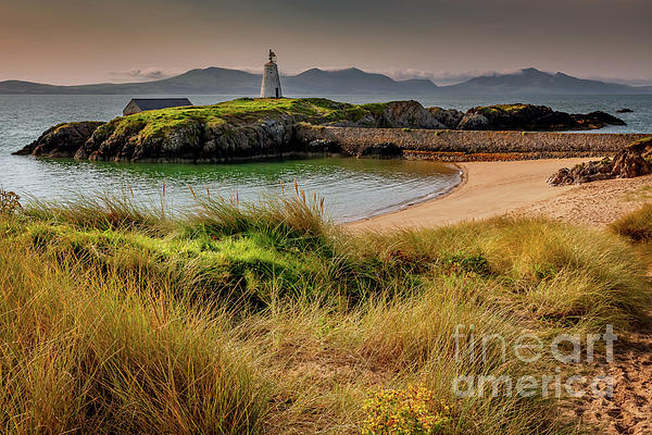 Llanddwyn Beacon Anglesey by Adrian Evans Llanddwyn Beacon Anglesey by Adrian Evans